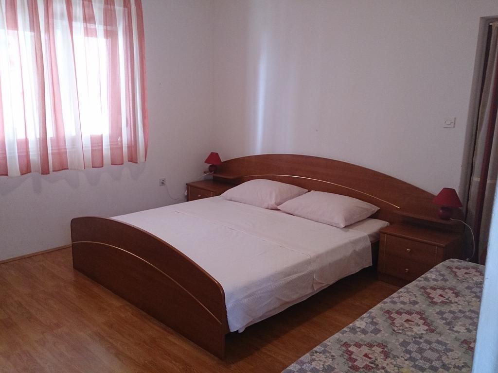 Apartments Valentino Supetarska Draga Pokoj fotografie