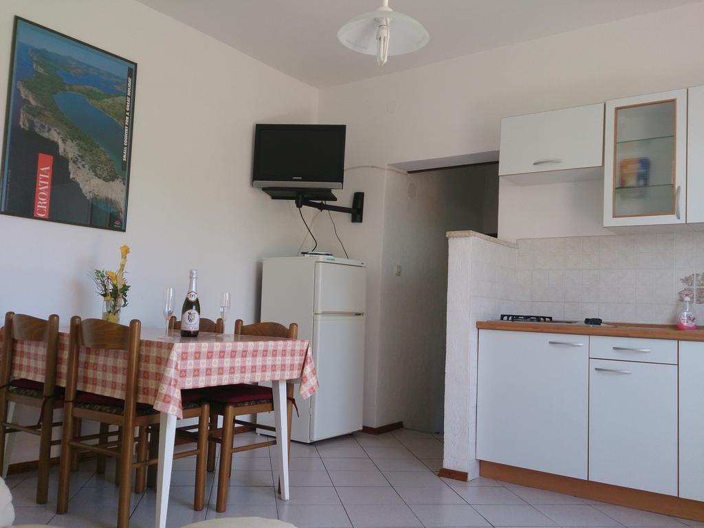 Apartments Valentino Supetarska Draga Pokoj fotografie